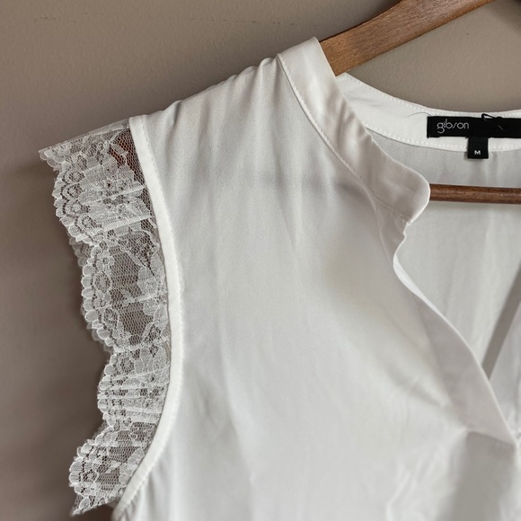 Gibson City Safari Roselyn Weaver V-Neck - Picture 4 of 6